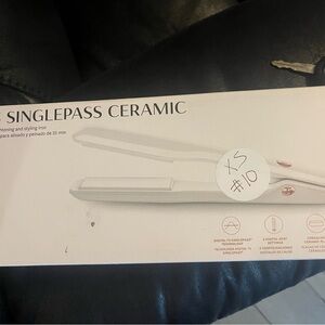 T3 SinglePass Ceramic Hair Straightener in White